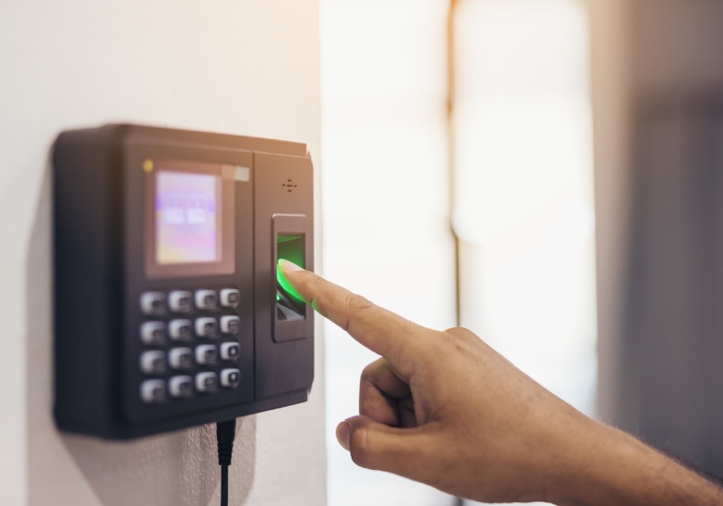 Chấm công bằng vân tay cho kết quả chính xác cao