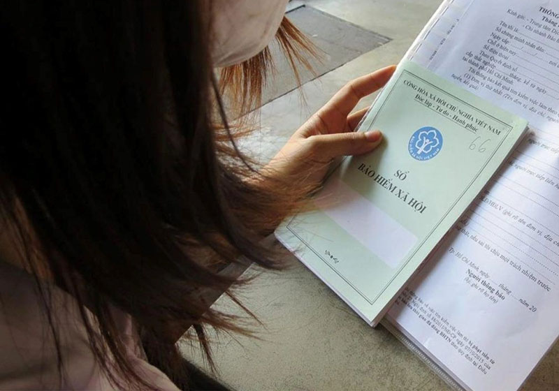 Nộp đơn xin nghỉ ốm theo quy trình nội bộ để xử lý thủ tục nhanh hơn