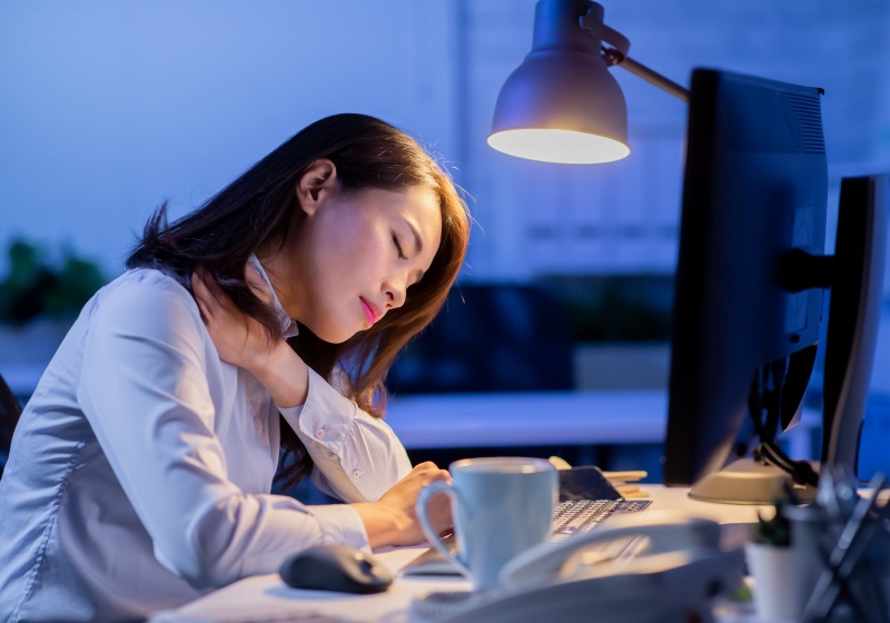 Làm thêm giờ vượt mức quy định sẽ bị tính thuế TNCN